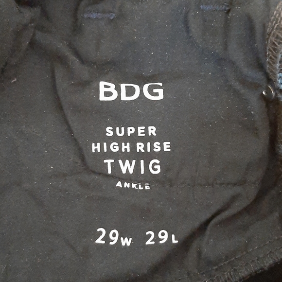 BDG Super High Rise Twig Ankle Jeans Size 29 - Picture 4 of 4